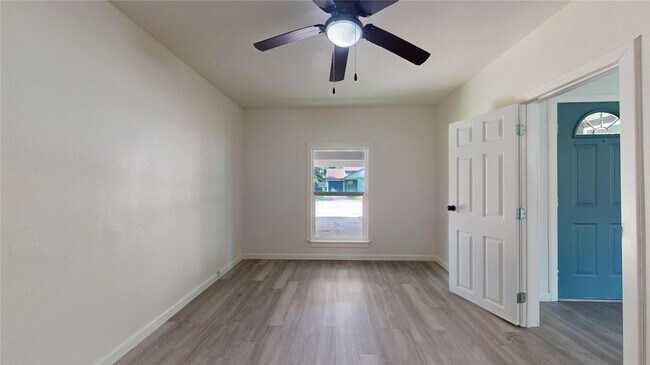 Building Photo - 3806 Cosby St
