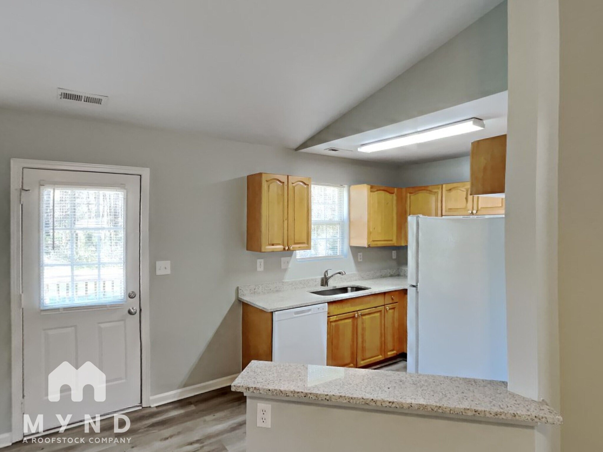 Building Photo - 829 Woodland Ln