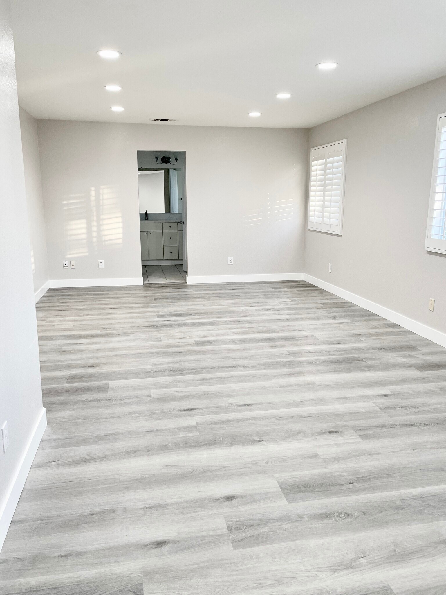 Master bedroom - 6 Red Coat Pl