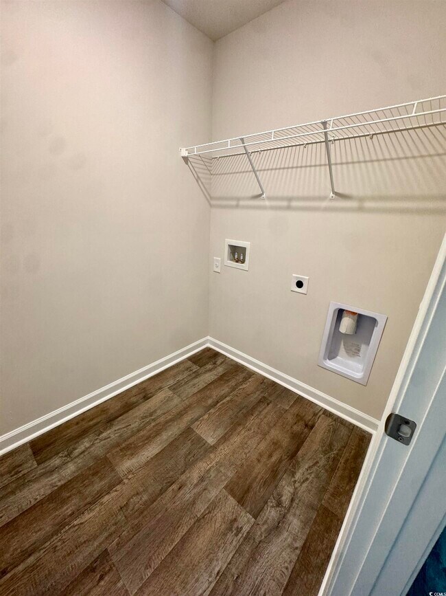 Building Photo - 390 Acosta Cir