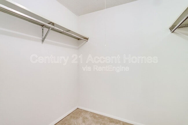 Building Photo - 5328 Larochelle Ct