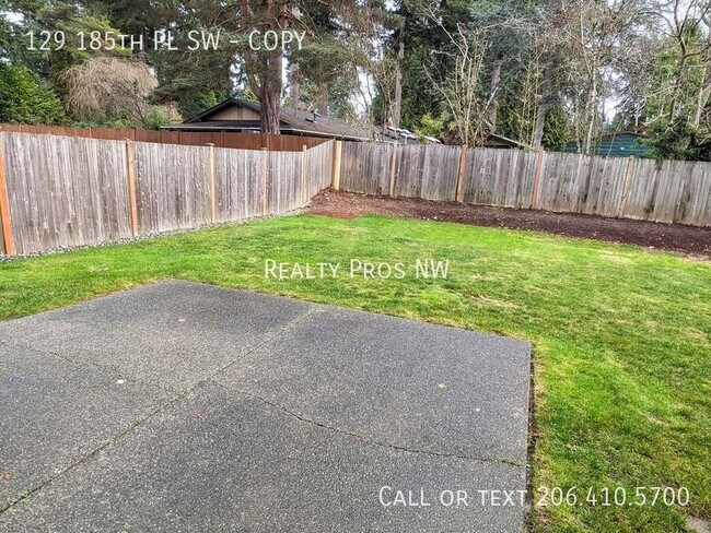 Building Photo - 129 185th Pl SW
