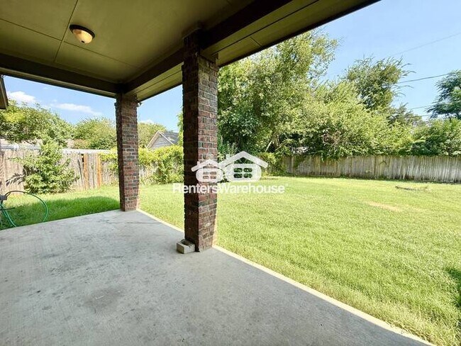 Building Photo - Beautiful 4 Bedroom Home just South of TCU!!!
