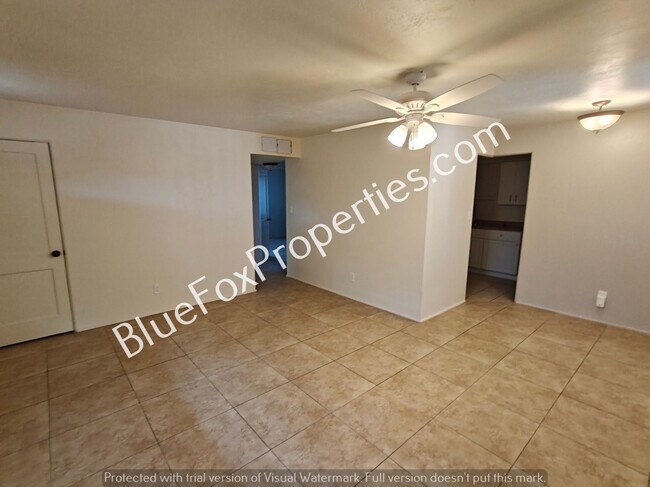Building Photo - 907 E Weymouth St