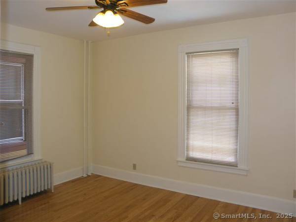 Building Photo - 174 Mansfield St