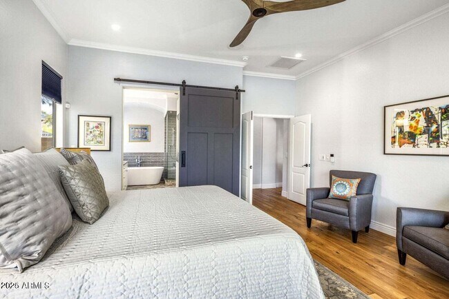 Building Photo - 10912 E Butherus Dr