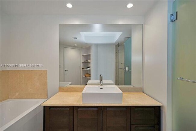 Building Photo - 250 Sunny Isles Blvd