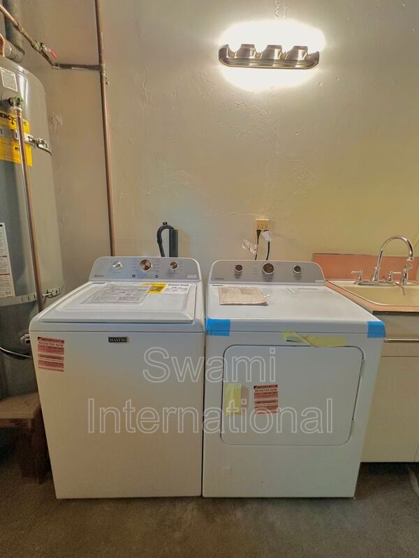 Building Photo - 1820 Avenida Estudiante