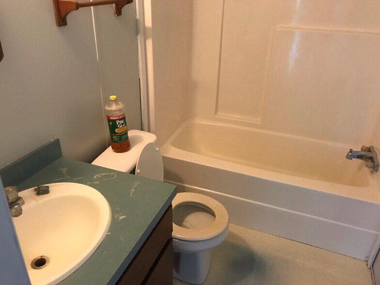 Building Photo - 109 Rainbow Dr