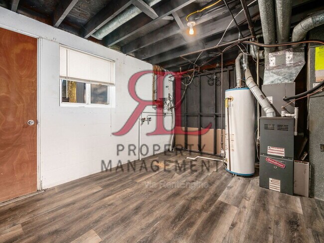 Building Photo - 3102 Elmreeb Dr