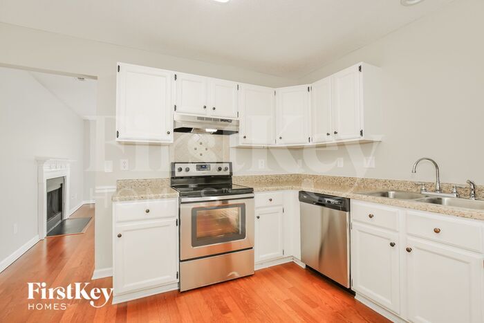 Building Photo - 6877 Ironwood Cir
