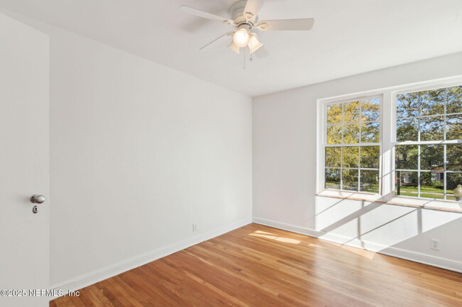 Building Photo - 1815 Largo Rd