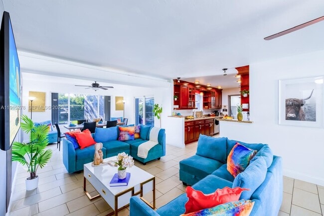 Building Photo - 312 N Luna Ct