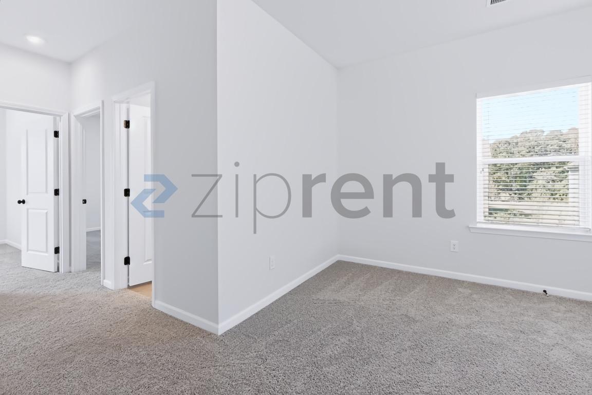 Building Photo - Unit
