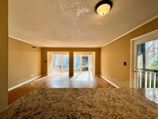 Building Photo - 131 Cedar Cove Ln