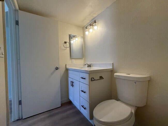 Building Photo - Lindsay and McKellips. Remodeled 2 bed, 2b...