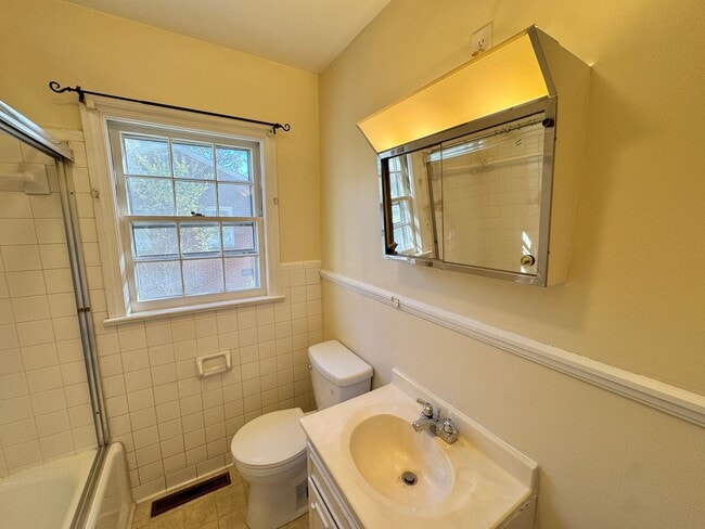 Building Photo - Statesville - 3BR/2BA + Carport