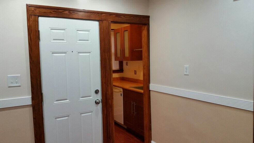 Kitchen - 261 View St