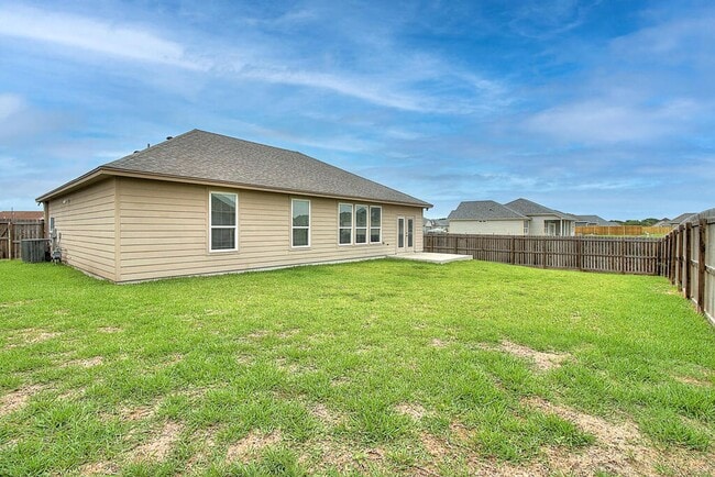 Building Photo - 3502 De Zavala St