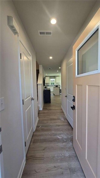 Building Photo - 12 Downing Dr