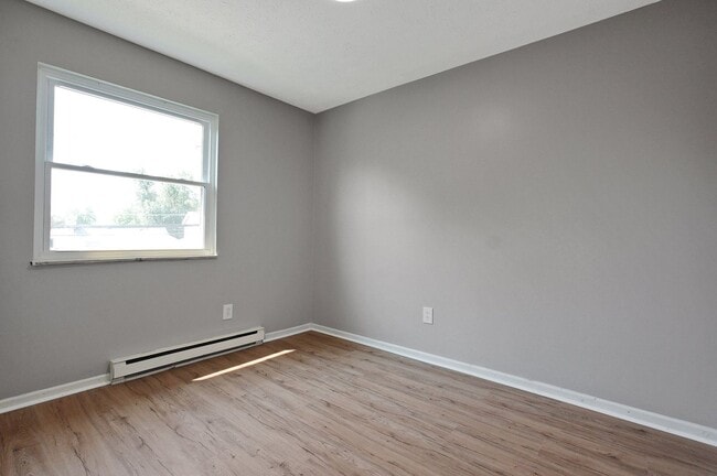 Building Photo - 2209 Clarendon Ln