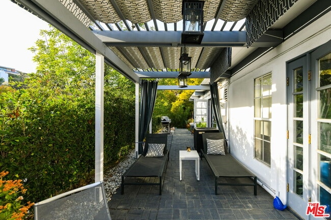 Building Photo - 7107 Pacific View Dr