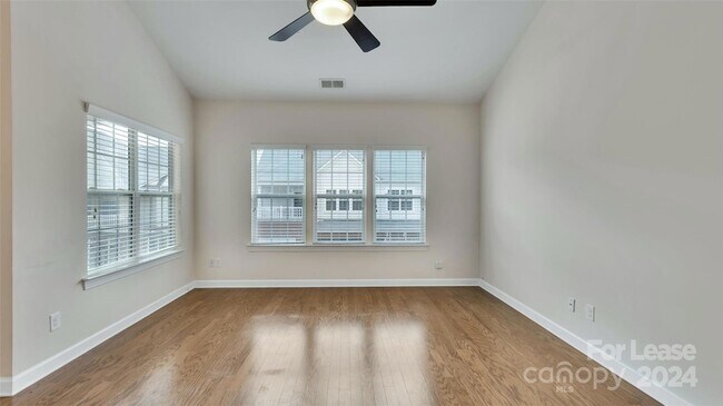 Building Photo - 11111 Ascoli Pl