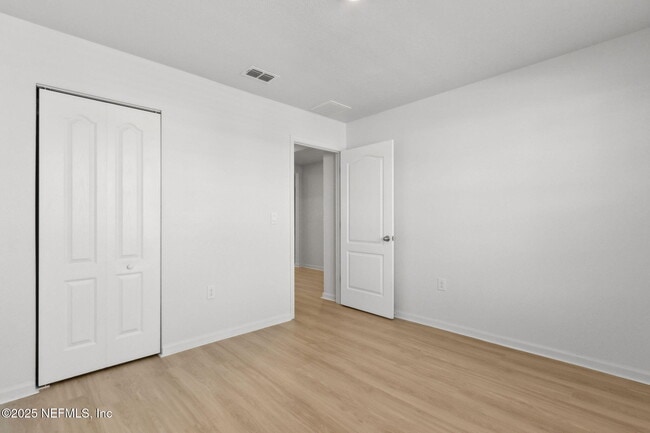 Building Photo - 65445 River Glen Pkwy