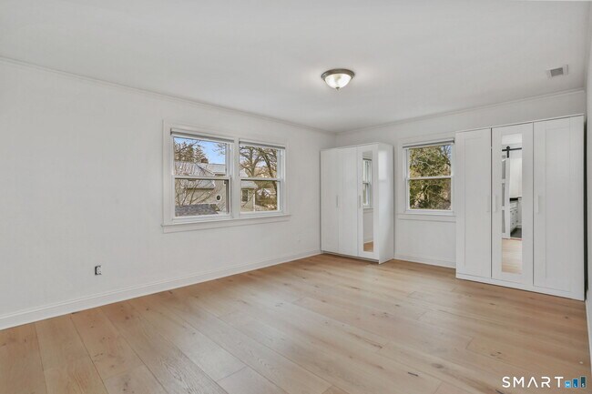 Building Photo - 86 New St