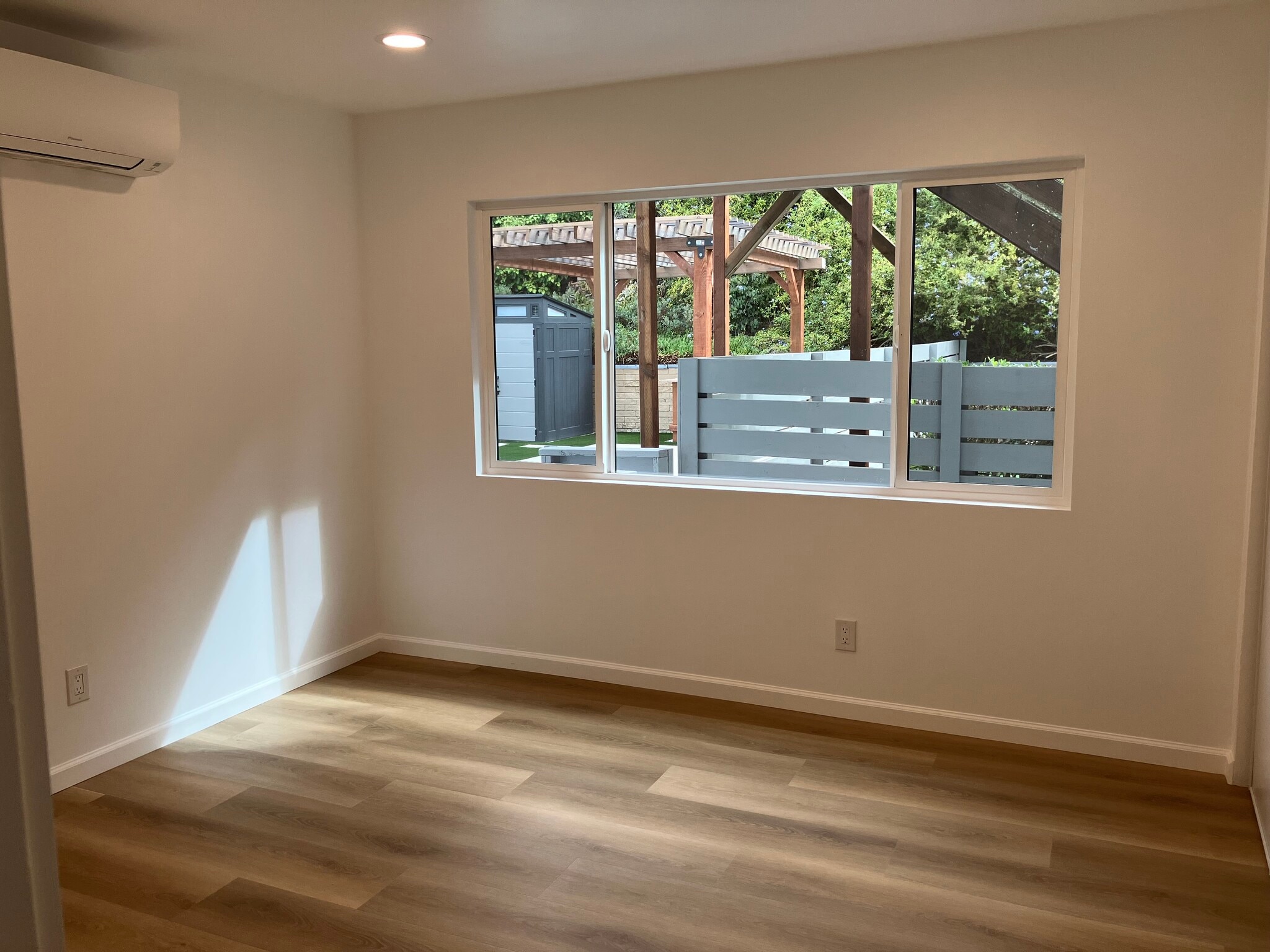 Building Photo - 5083 Windsor Dr