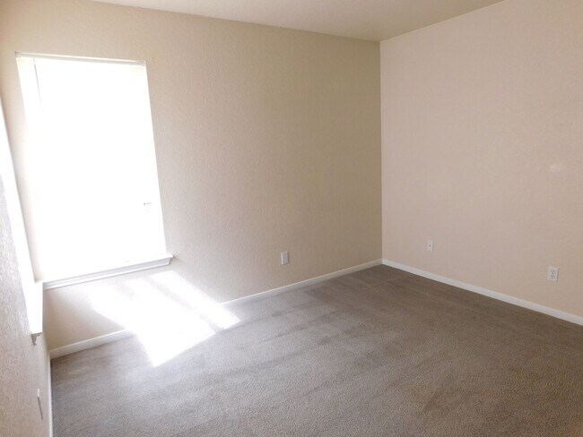 Building Photo - 1704 Granex Dr