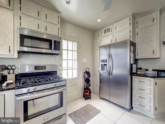 Building Photo - 2242 46th St NW