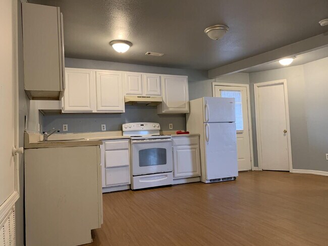 Building Photo - 700 Virginia St