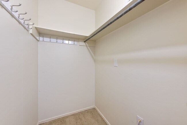 Building Photo - Available Now: Charming 3 Bed / 2 Bath in Rollingwood - Zoned to Eanes ISD - Large Yard