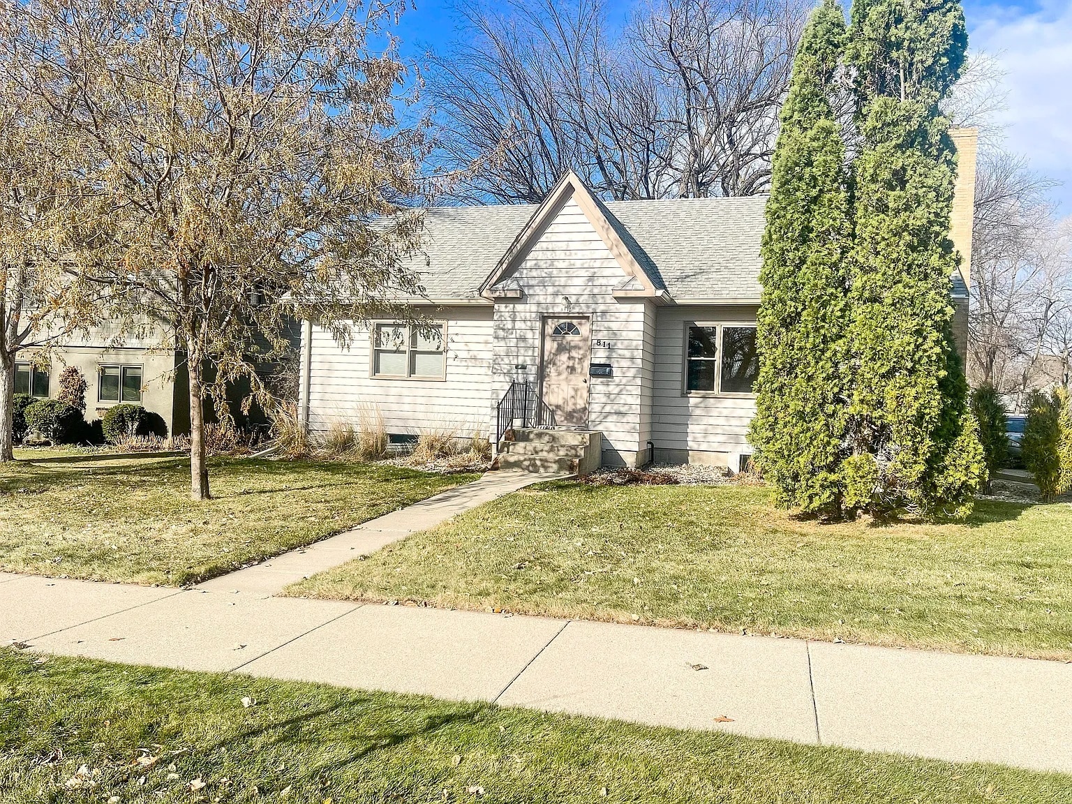 Building Photo - 811 7th St