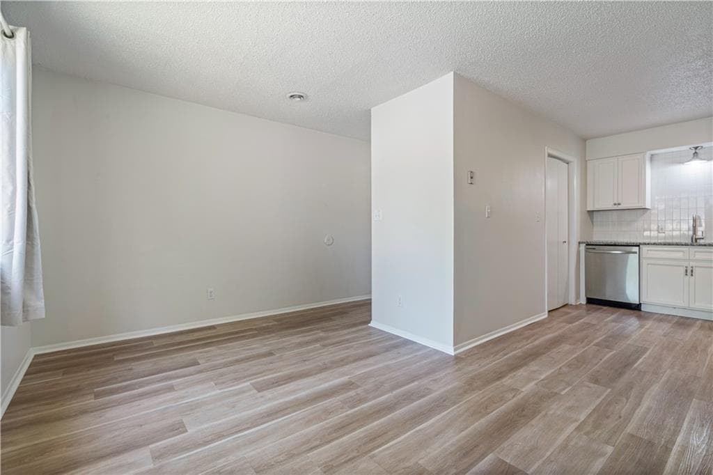 Building Photo - 3023 N Old Missouri Rd