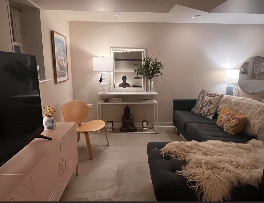 Living room - 2520 N Drake Ave