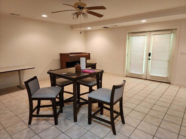 Building Photo - 2503 Wilpar Dr