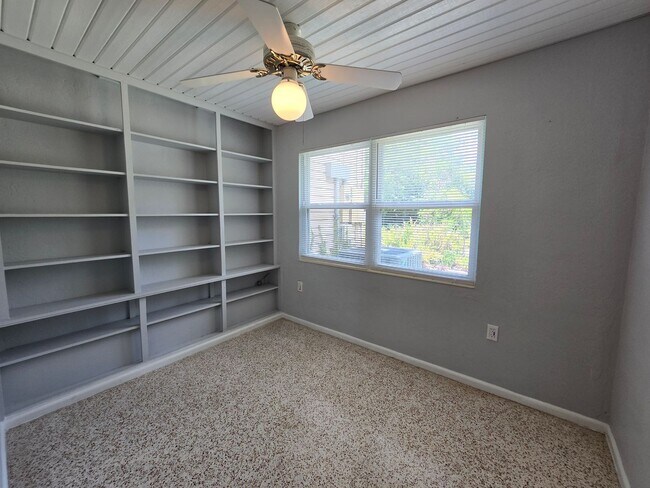 Building Photo - 6346 Beechwood Ave
