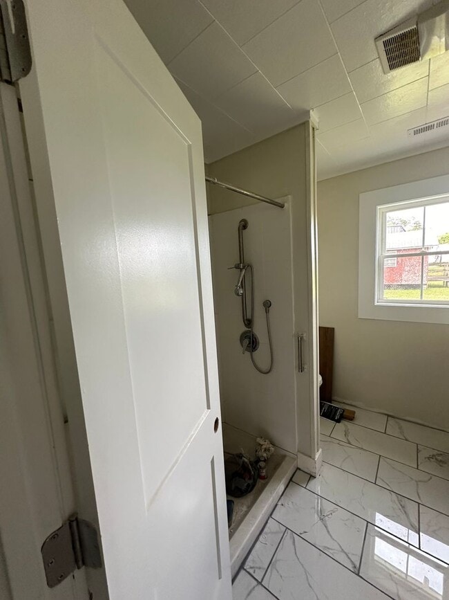 Building Photo - FULLY RENOVATED! 3 Bed/2 Bath in Wanchese