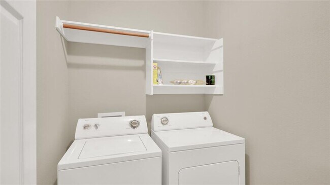 Building Photo - 11017 Casitas Dr