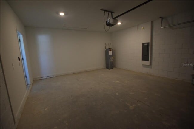 Building Photo - 2839 Armstrong Ave