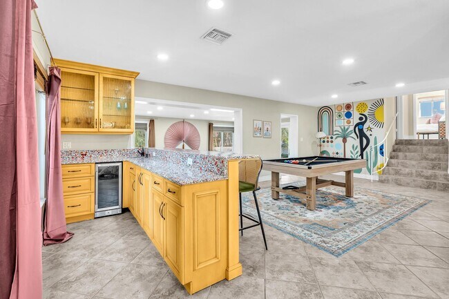 Building Photo - 3450 NE 19th Ave