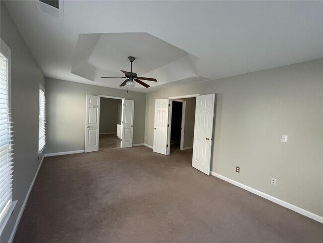 Building Photo - 807 Slope Creek Way