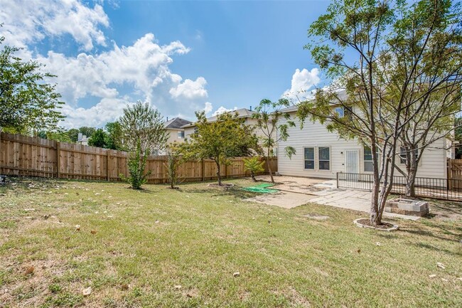 Building Photo - 2443 Green Meadows Ln