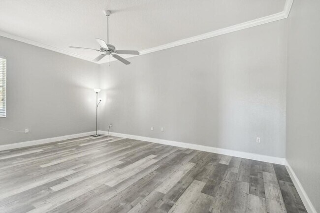 Building Photo - 6644 Country Club Rd