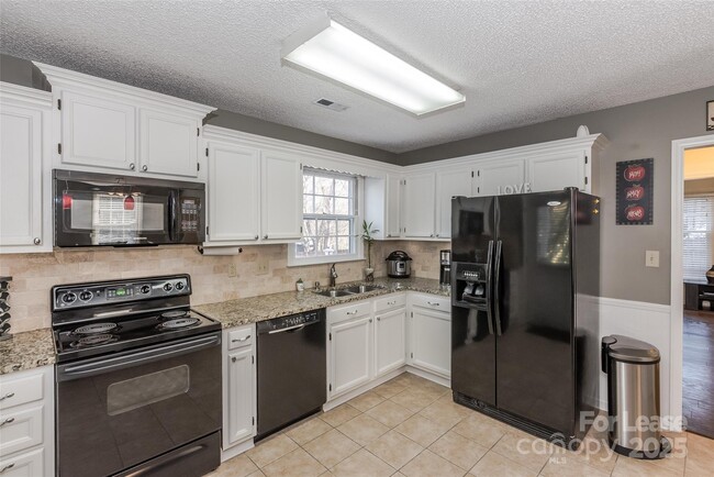 Building Photo - 9721 Manus Ct