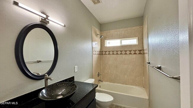 Building Photo - 633 Pete Payan Dr
