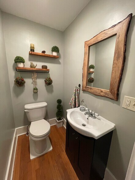 1st Floor Half Bath - 252 Brunswick St