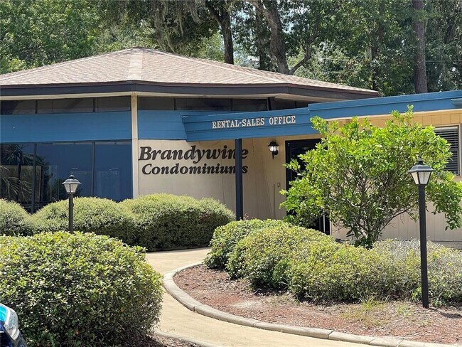 Building Photo - 2811 SW Archer Rd